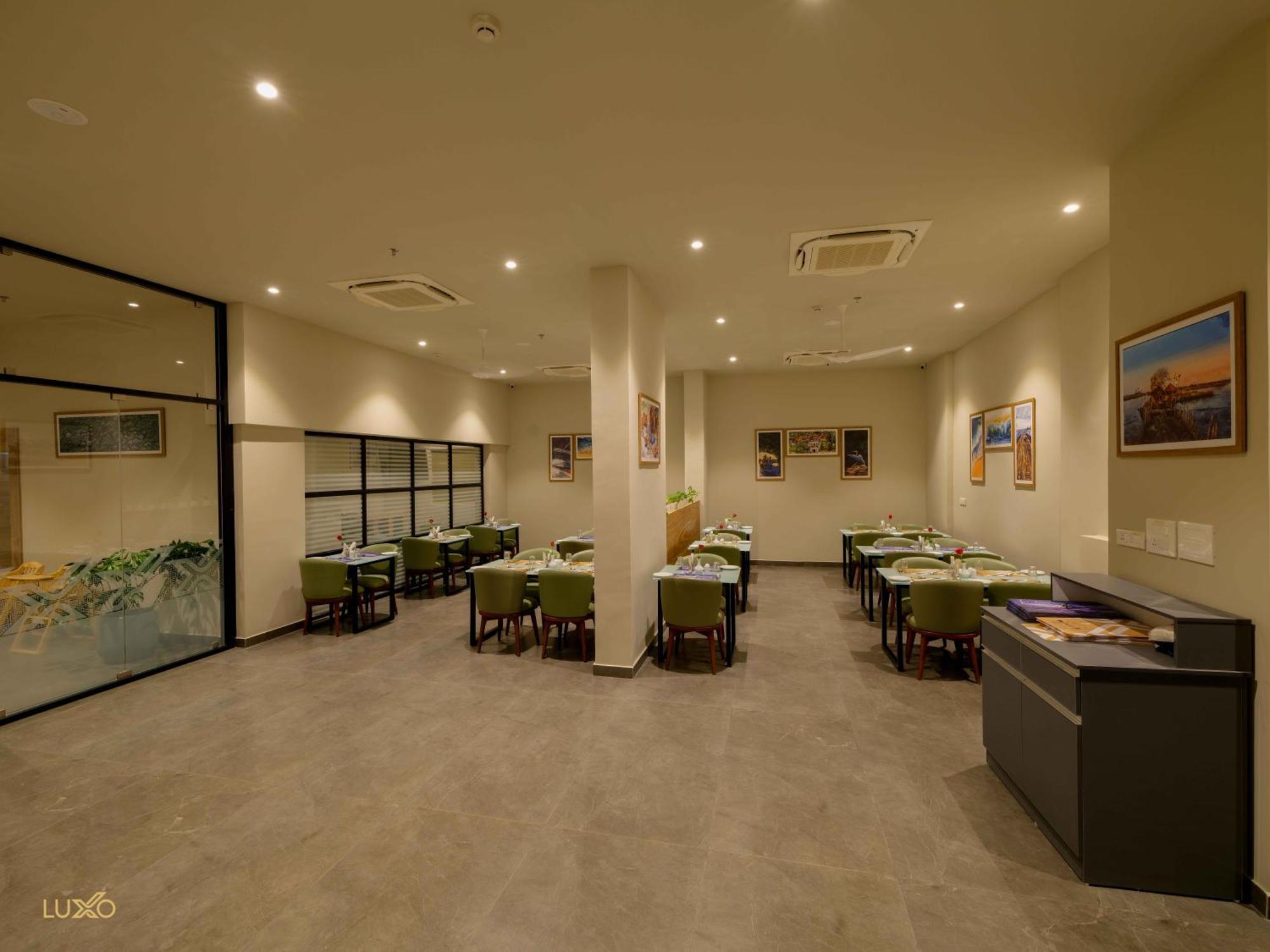 Luxo Kochi Hotel Buitenkant foto