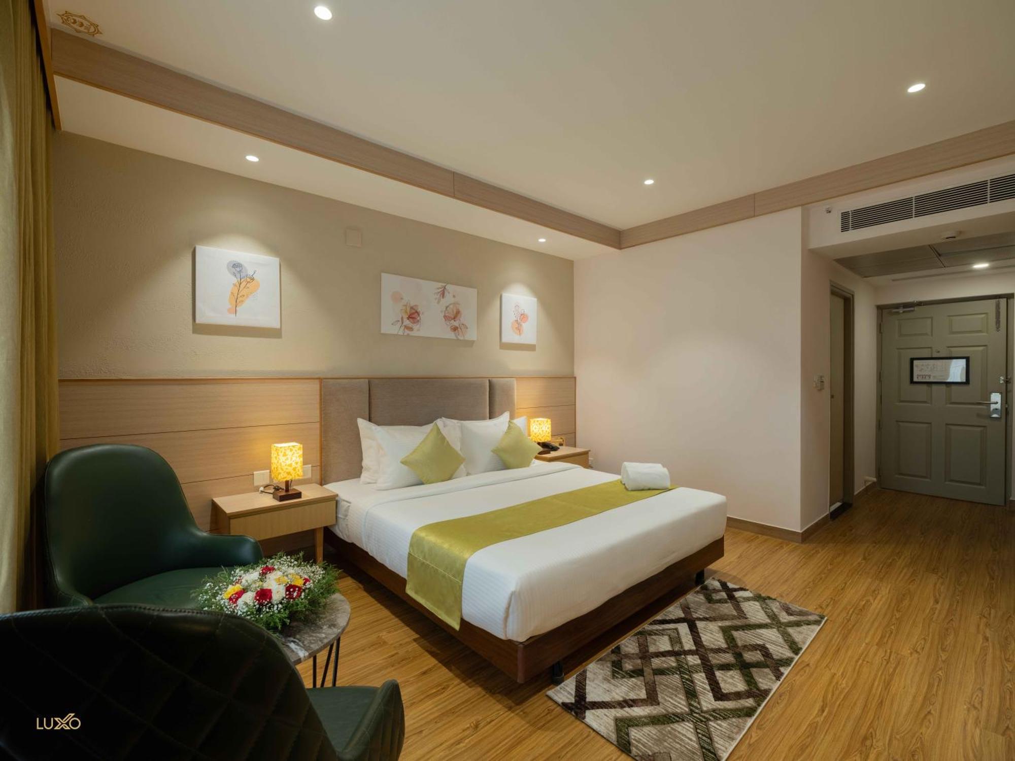 Luxo Kochi Hotel Buitenkant foto